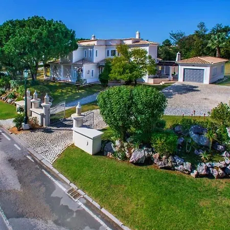 Sleeps 8 Pool Air Con T479975 Villa
