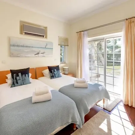 Sleeps 8 Pool Air Con T479975 Villa