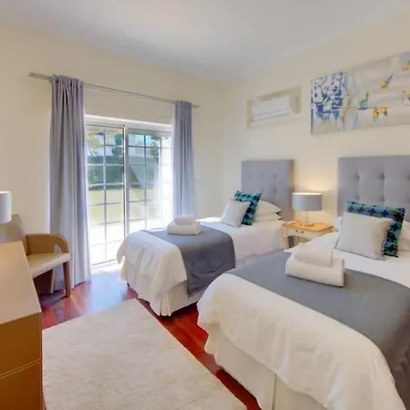 Sleeps 8 Pool Air Con T479975 *